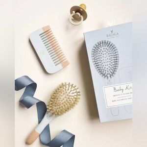 BACHCA
Baby Kit Brush 100% boar small size + wooden comb Blue